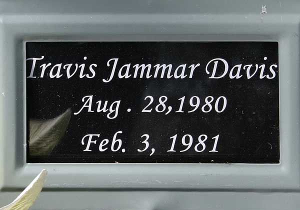 Travis Jammar Davis Gravestone Photo