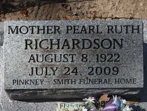 Mother Pearl Ruth Richardson Gravestone Photo