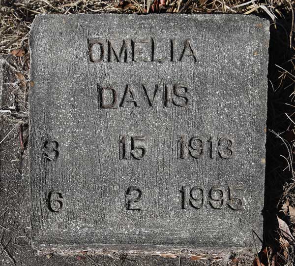 Omelia Davis Gravestone Photo