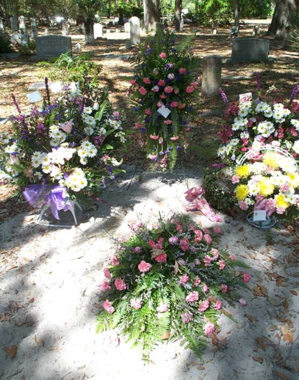 Claire Morris Capps Gravestone Photo
