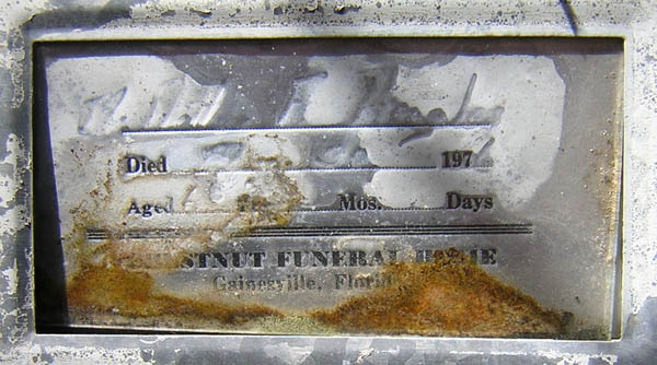  Unknown Gravestone Photo
