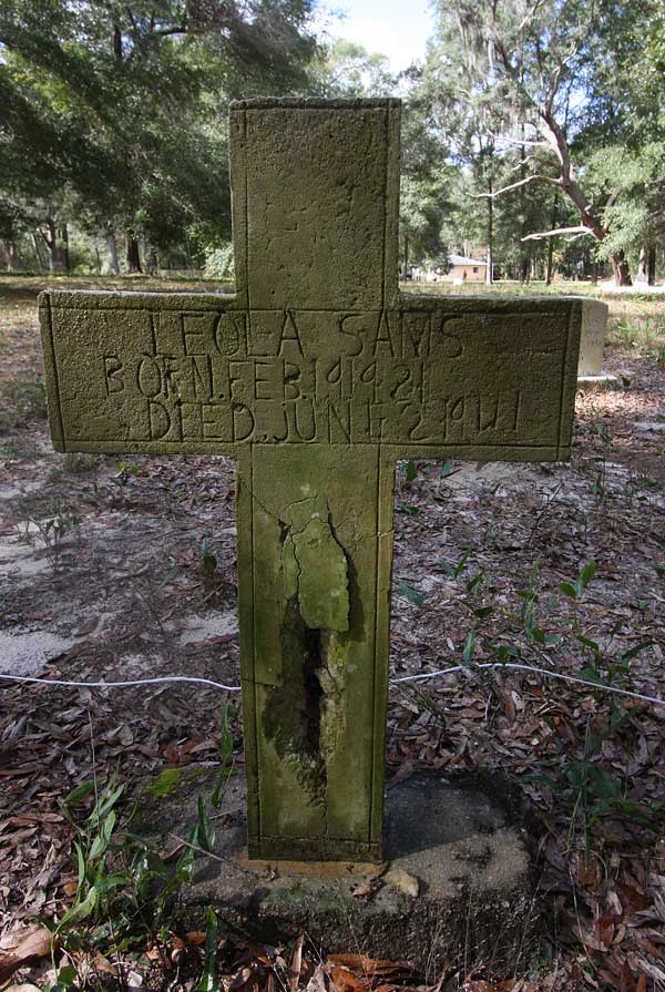 Leola Sams Gravestone Photo