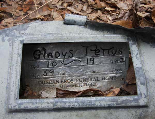 Gladys Pettus Gravestone Photo