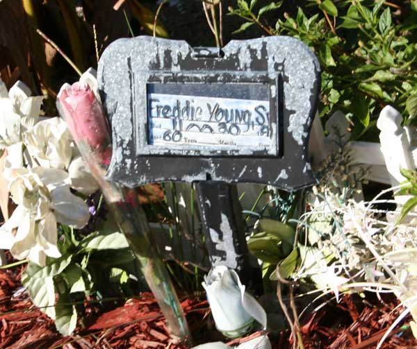FREDDIE YOUNG Gravestone Photo