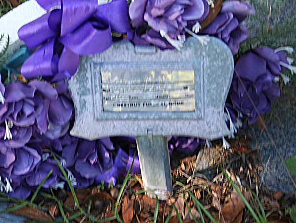 FUNERALHOMEMARKER FADED Gravestone Photo
