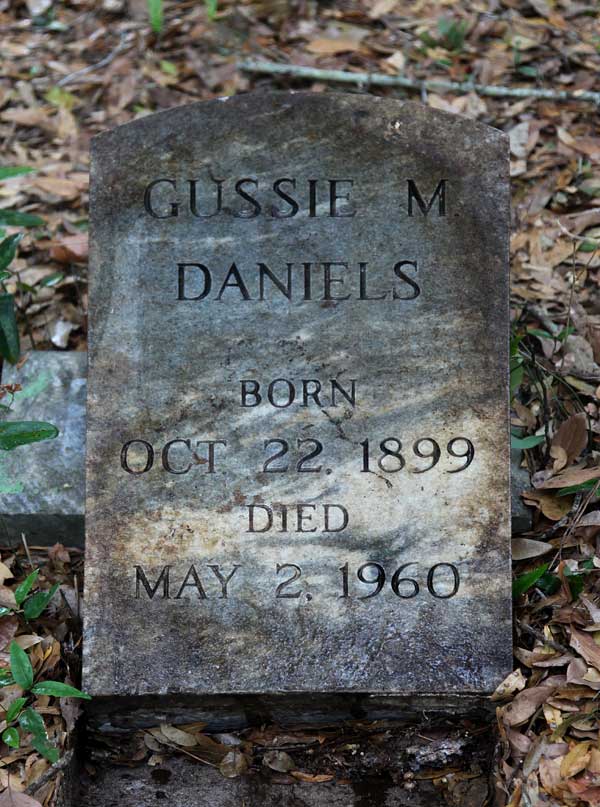 Gussie M. Daniels Gravestone Photo
