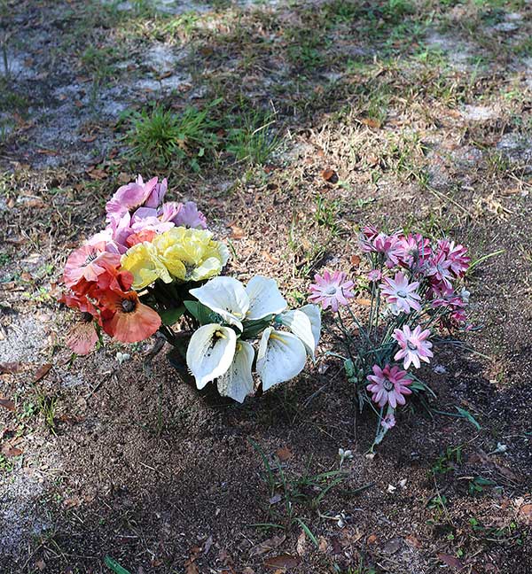  Unknown Gravestone Photo