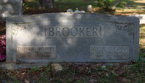Turner Robert & Dossie Sullivan Brooker Gravestone Photo