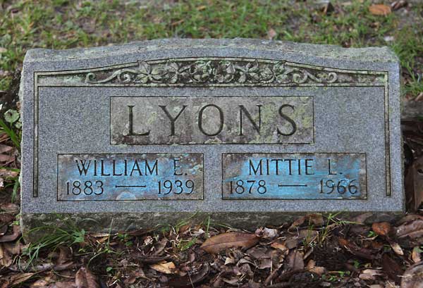 William E. & Mittie L. Lyons Gravestone Photo