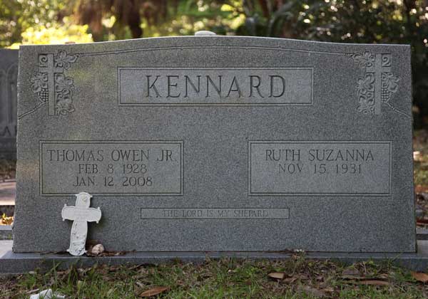 Thomas Owen & Ruth Suzanna Kennard Gravestone Photo