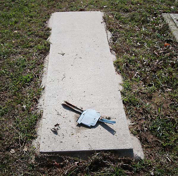  Unknown Gravestone Photo