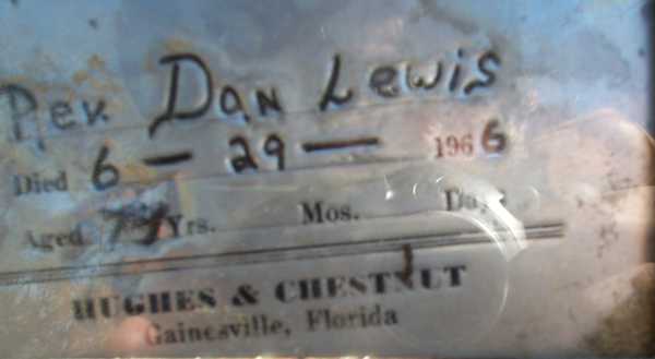 Dan (Rev.) Lewis Gravestone Photo