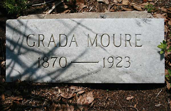 Grada Moure Gravestone Photo