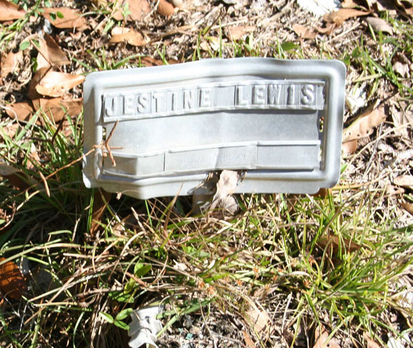 JESTINE LEE LEWIS Gravestone Photo