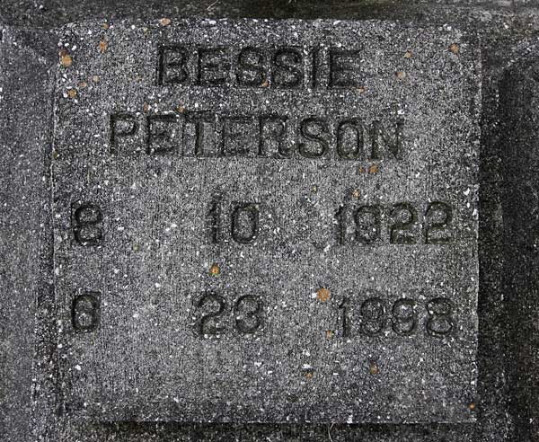 Bessie Peterson Gravestone Photo