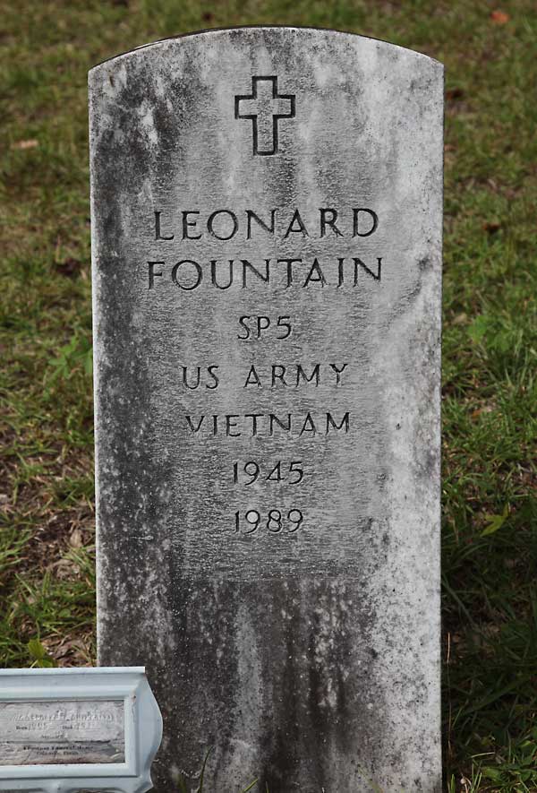 Leonard Fountain Gravestone Photo