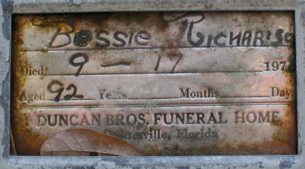 Bessie Richarson Gravestone Photo
