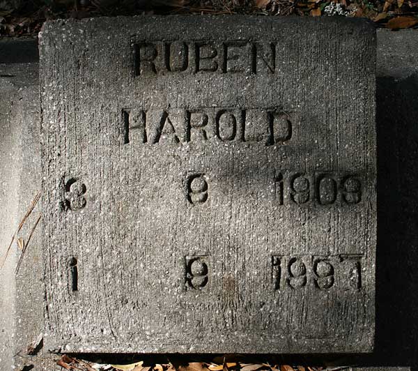 Ruben Harold Gravestone Photo