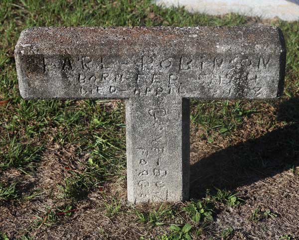 Earl Robinson Gravestone Photo
