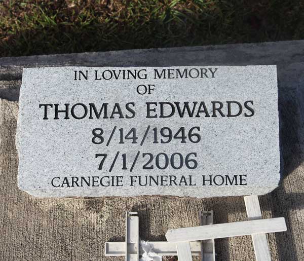 Thomas Edwards Gravestone Photo