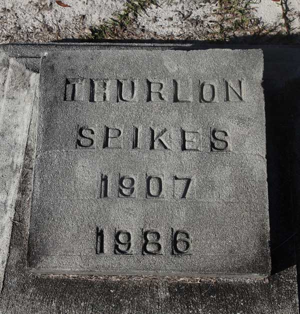 Thurlon Spikes Gravestone Photo