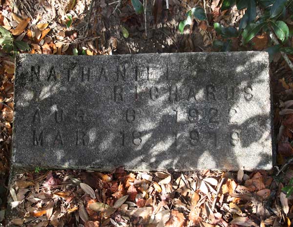 Nathaniel Richards Gravestone Photo