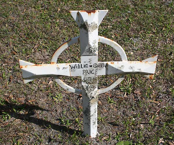WILLIE    GWEN PRICE Gravestone Photo