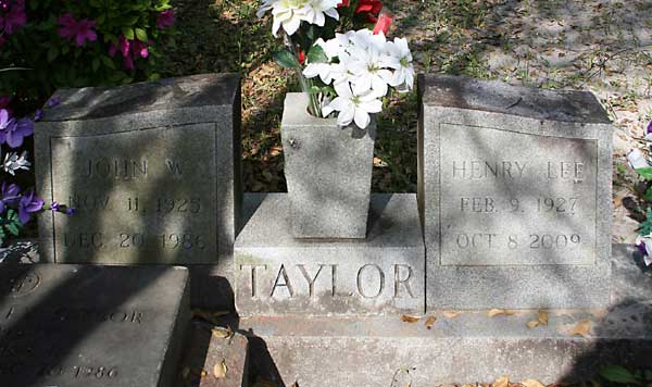 JOHN W. & HENRY LEE TAYLOR Gravestone Photo