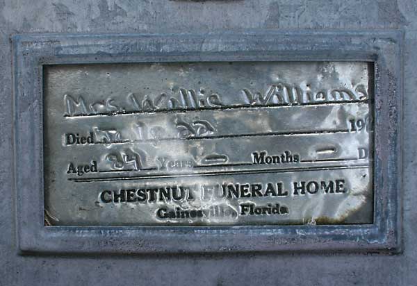 Mrs. Willie Williams Gravestone Photo