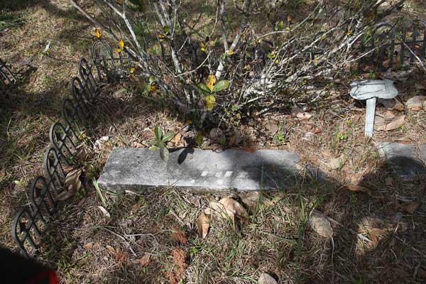  Unknown Gravestone Photo